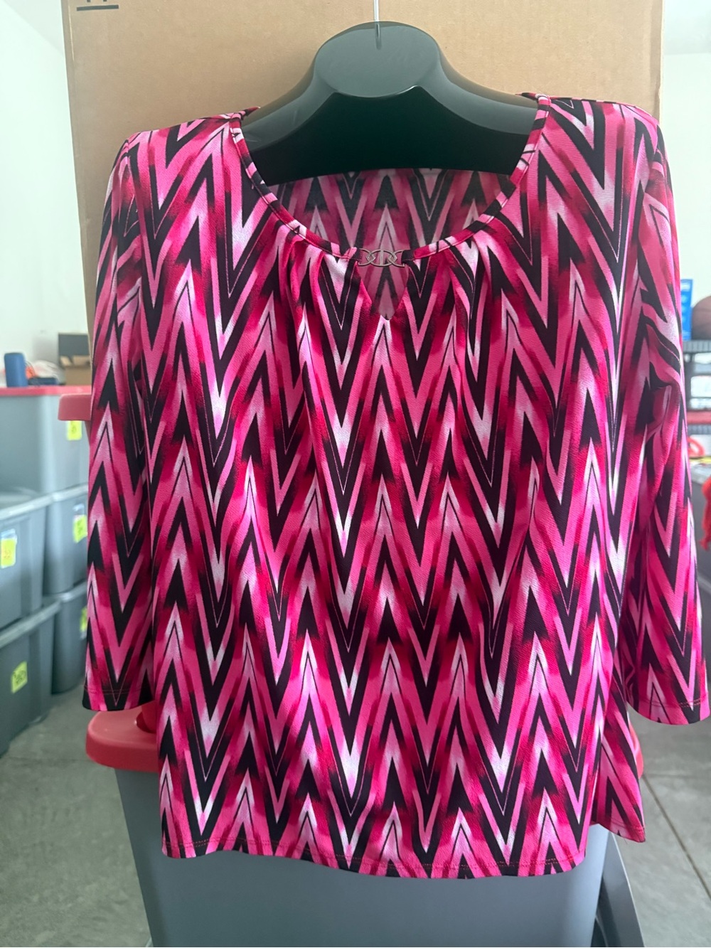 Women’s Pink Chevron Print Blouse - Casual Scoop Neck Top p57